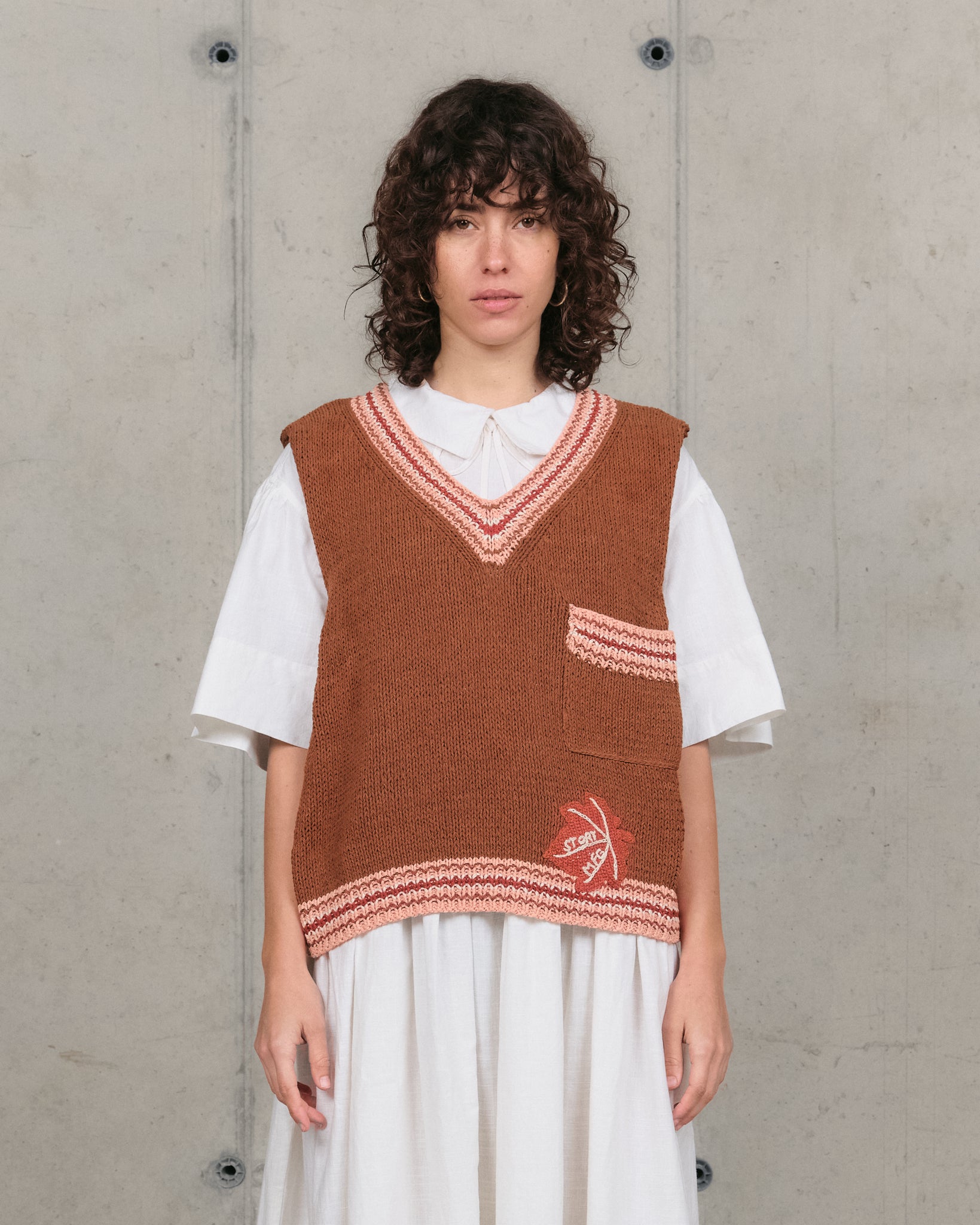 Bulb Knit Vest - Brown Leaf